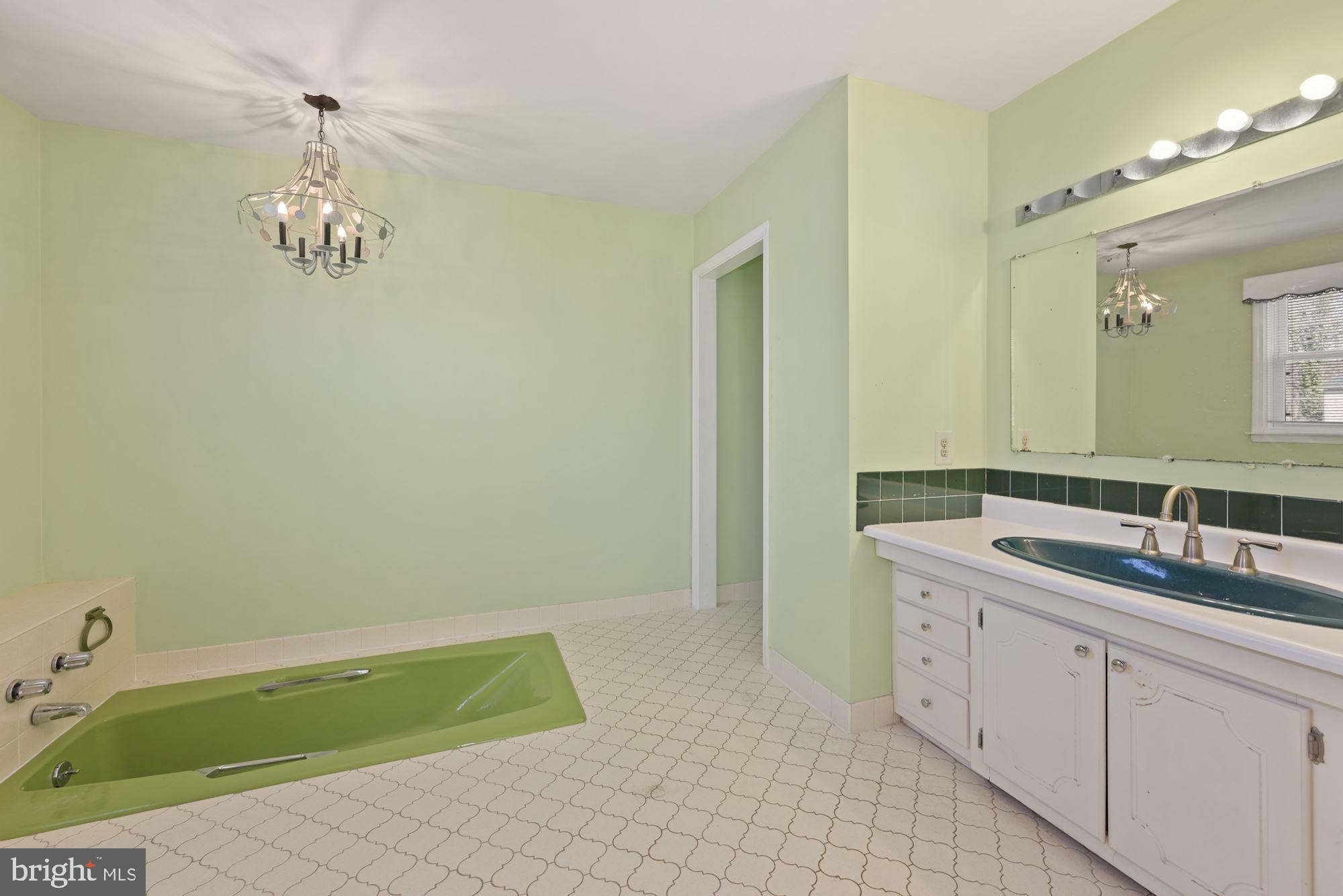 18 Holden Road Cherry Hill, NJ 08034 - Photo 13 of 32 Gallery Image 13