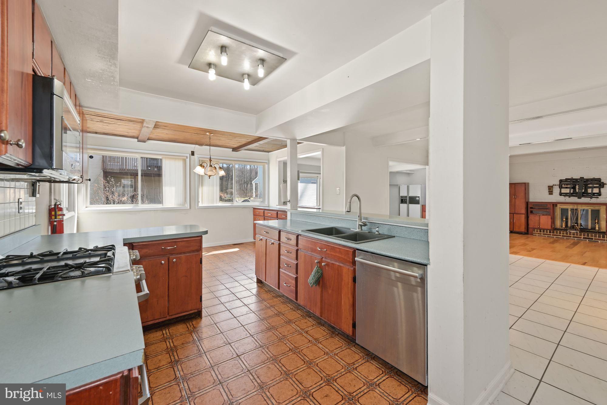 18 Holden Road Cherry Hill, NJ 08034 - Photo 26 of 32 Gallery Image 26