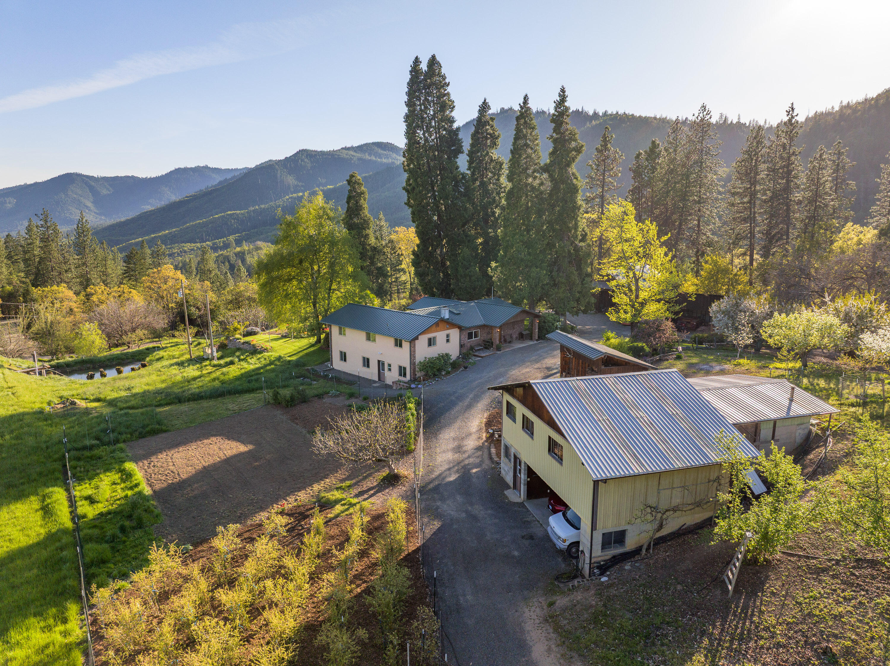 12310 Ramsey Road Gold Hill, OR 97525 - Photo 5 of 73 05