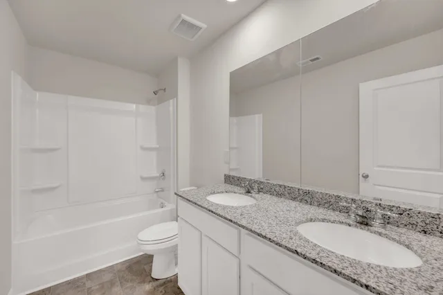 $311,120 | 272 Crescent Circle, Niota, TN 37826