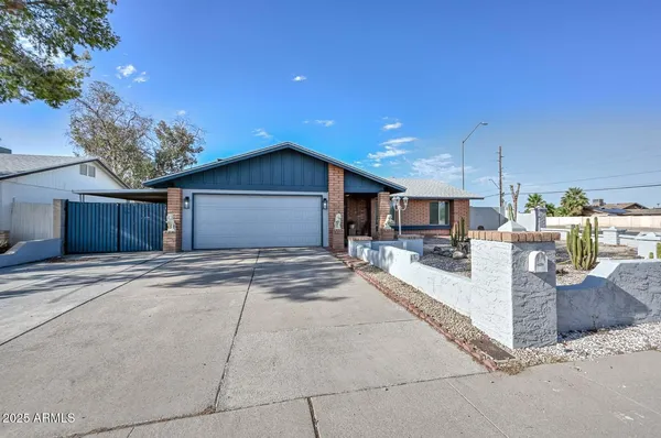 $385,000 | 4235 West Aster Drive, Phoenix, AZ 85029