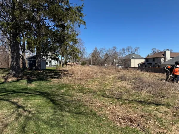 $329,000 | 22W165 1st Street, Glen Ellyn, IL 60137