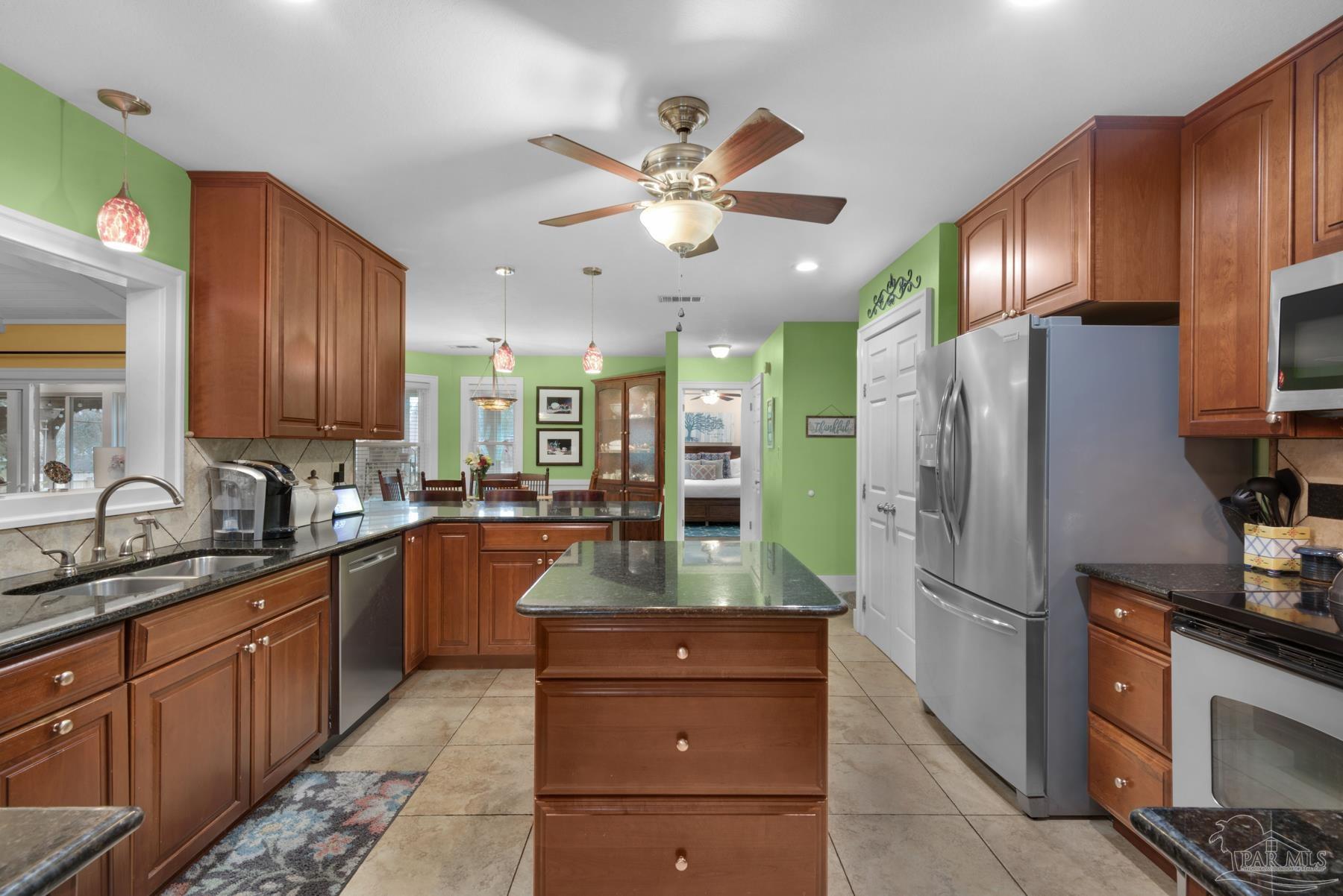 813 Copper Ridge Drive Cantonment, FL 32533 - Photo 13 of 45 Gallery Image 13