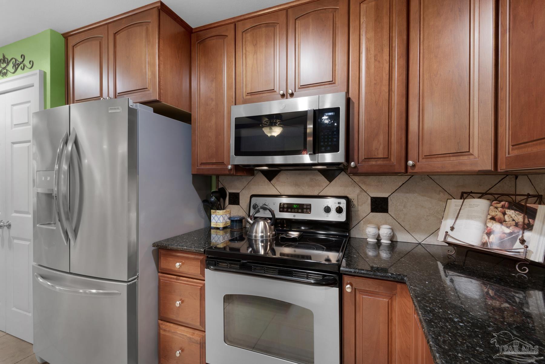 813 Copper Ridge Drive Cantonment, FL 32533 - Photo 14 of 45 Gallery Image 14