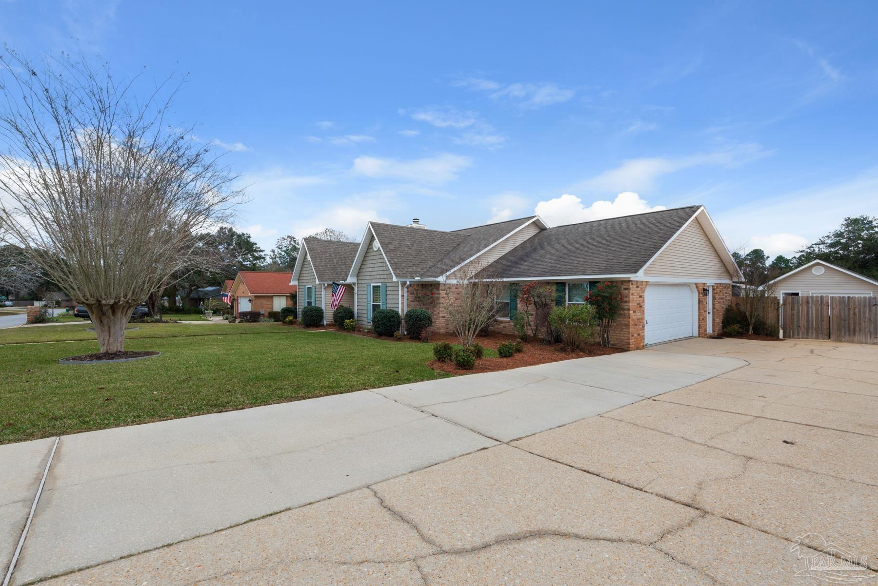 813 Copper Ridge Drive Cantonment, FL 32533 - Photo 7 of 45 Gallery Image 7