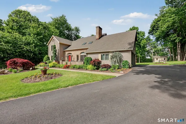 $975,000 | 29 Woodridge Lane, New Fairfield, CT 06812