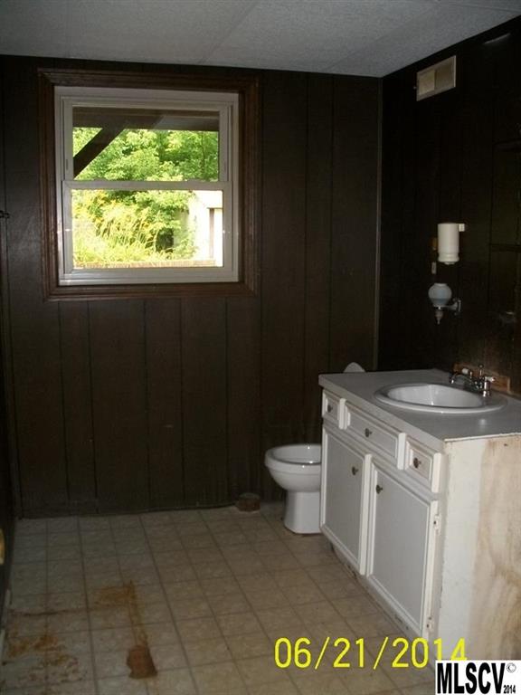 6427 Riverbend Road Claremont, NC 28610 - Photo 8 of 19 Gallery Image 8