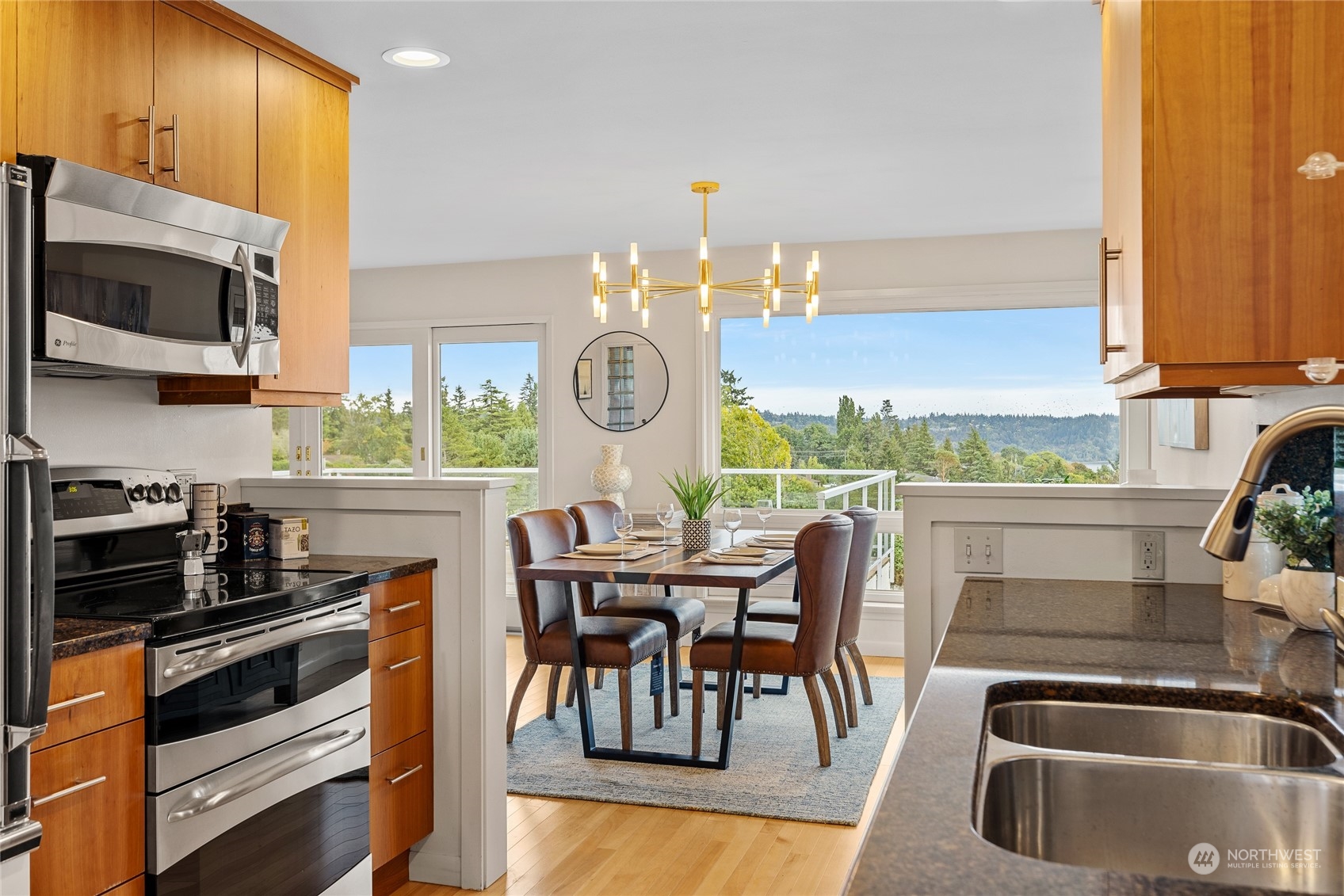 4113 Southwest 109th Street Seattle, WA 98146 - Photo 12 of 40 Gallery Image 12