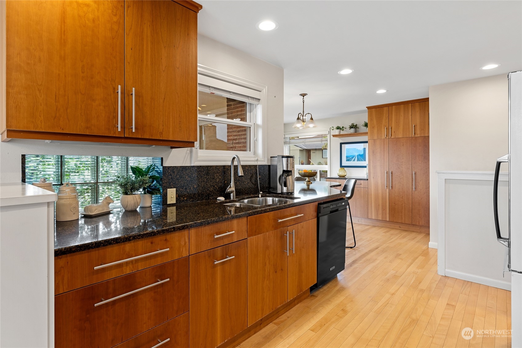 4113 Southwest 109th Street Seattle, WA 98146 - Photo 14 of 40 Gallery Image 14