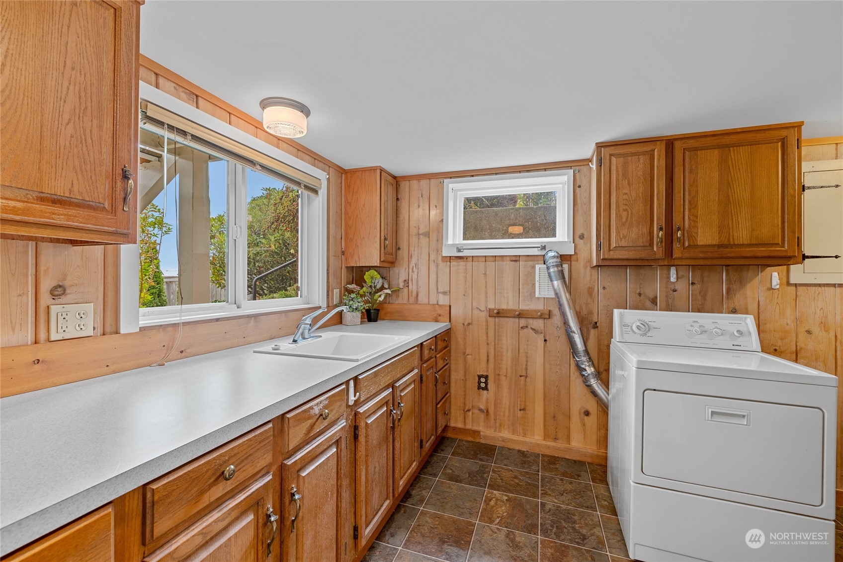 4113 Southwest 109th Street Seattle, WA 98146 - Photo 24 of 40 Gallery Image 24