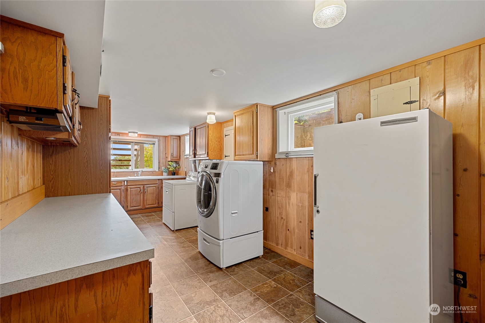 4113 Southwest 109th Street Seattle, WA 98146 - Photo 25 of 40 Gallery Image 25