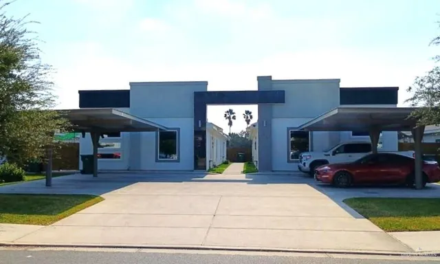 a house view with a outdoor space