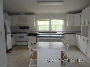 1035 Sprinkle Creek Road Mars Hill, NC 28754 - Photo 2 of 4 Gallery Image 2