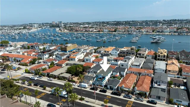 $4,200,000 | 1324 West Balboa Boulevard, Newport Beach, CA 92661