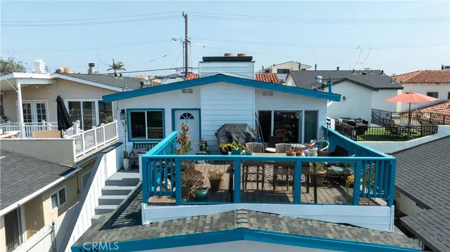 $4,200,000 | 1324 West Balboa Boulevard, Newport Beach, CA 92661