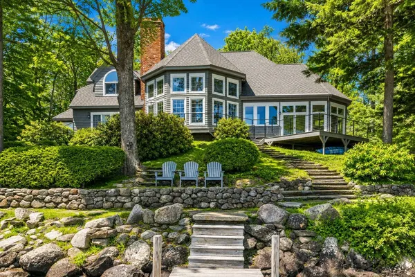 $5,995,000 | 986 Lakeshore Drive, New London, NH 03257
