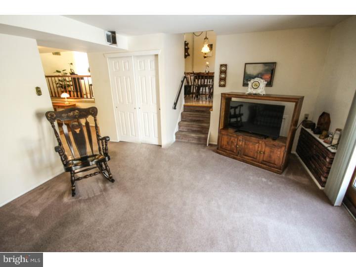 1571 Deer Run Road Warminster, PA 18974 - Photo 11 of 25 Family Room