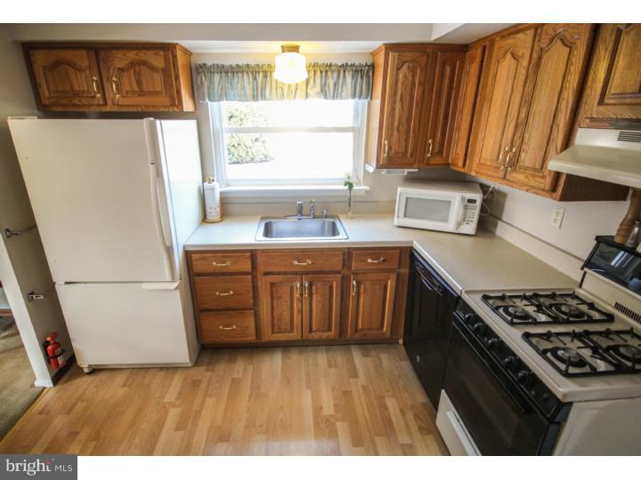 1571 Deer Run Road Warminster, PA 18974 - Photo 9 of 25 Kitchen