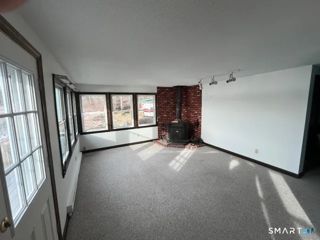 $2,200 | 71 Ellington Road, Tolland, CT 06084