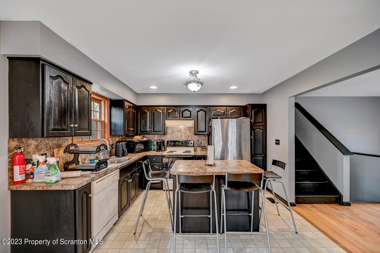 4156 Romeo Road Tobyhanna, PA 18466 - Photo 19 of 46 a kitchen with lots of counter top space