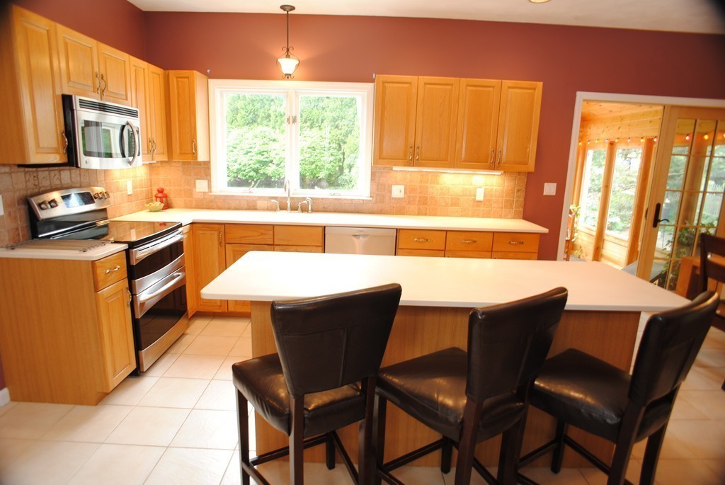 9 Willis Road Sudbury, MA 01776 - Photo 12 of 27 Gallery Image 12