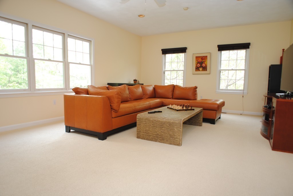 9 Willis Road Sudbury, MA 01776 - Photo 13 of 27 Gallery Image 13