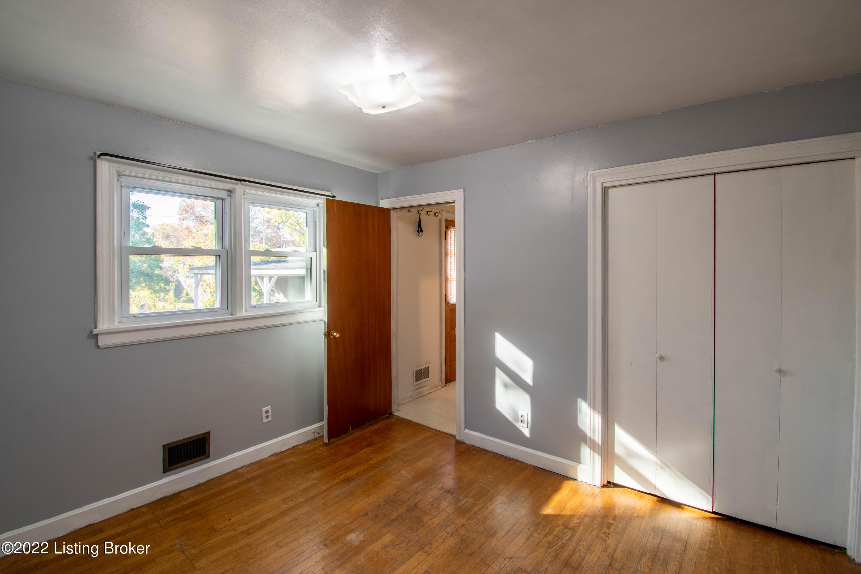 10612 Deering Road Louisville, KY 40272 - Photo 9 of 23 DSC_2533-HDR