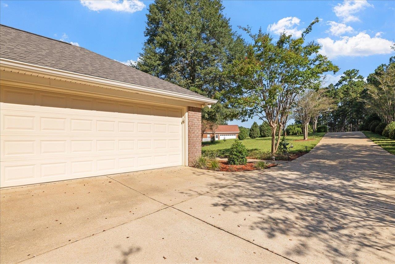8086 Ronds Pointe Court Tallahassee, FL 32312 - Photo 2 of 41 Gallery Image 2