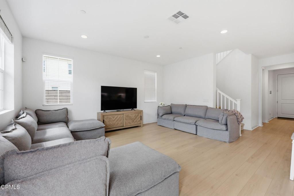 392 Fraser Point Camarillo, CA 93012 - Photo 7 of 62