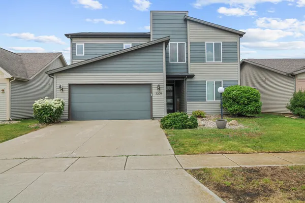 $369,900 | 3209 Stanley Lane, Champaign, IL 61822