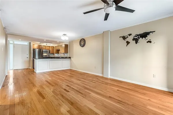 $2,300 | 3915 St Charles Avenue, Unit 407, New Orleans, LA 70115