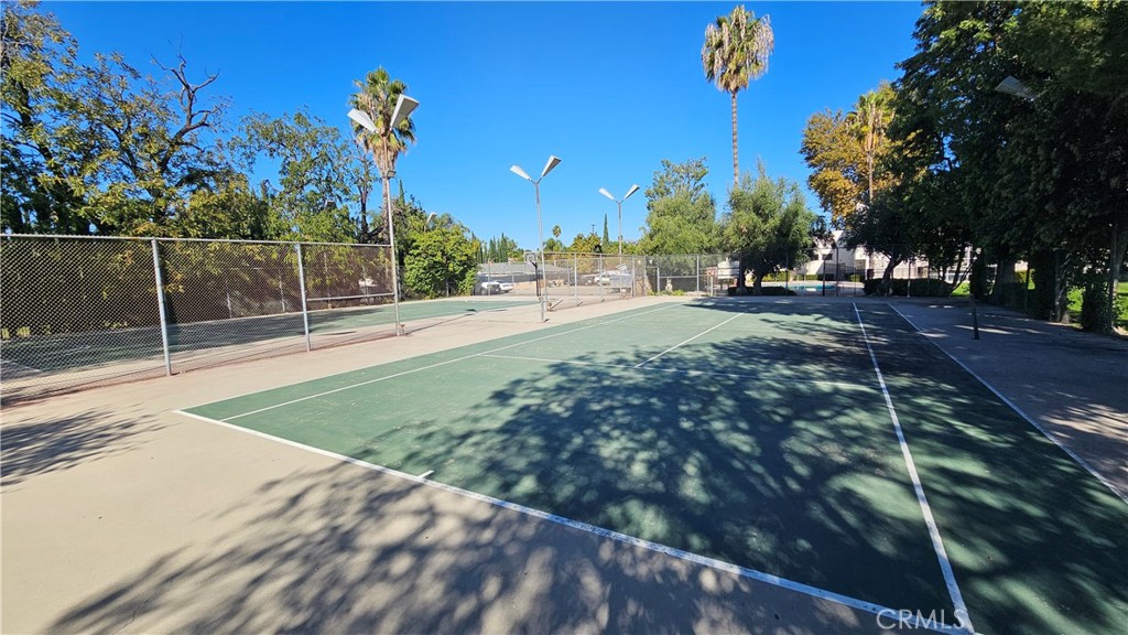 7641 Reseda Boulevard, Unit 87 Reseda, CA 91335 - Photo 37 of 37 a view of a backyard