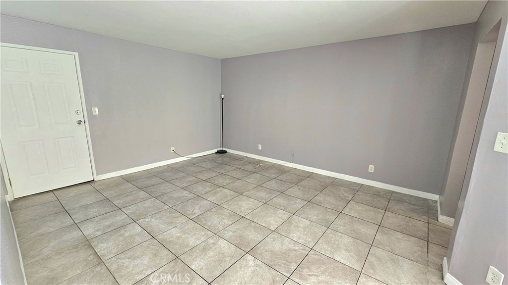 7641 Reseda Boulevard, Unit 87 Reseda, CA 91335 - Photo 7 of 37 a view of an empty room