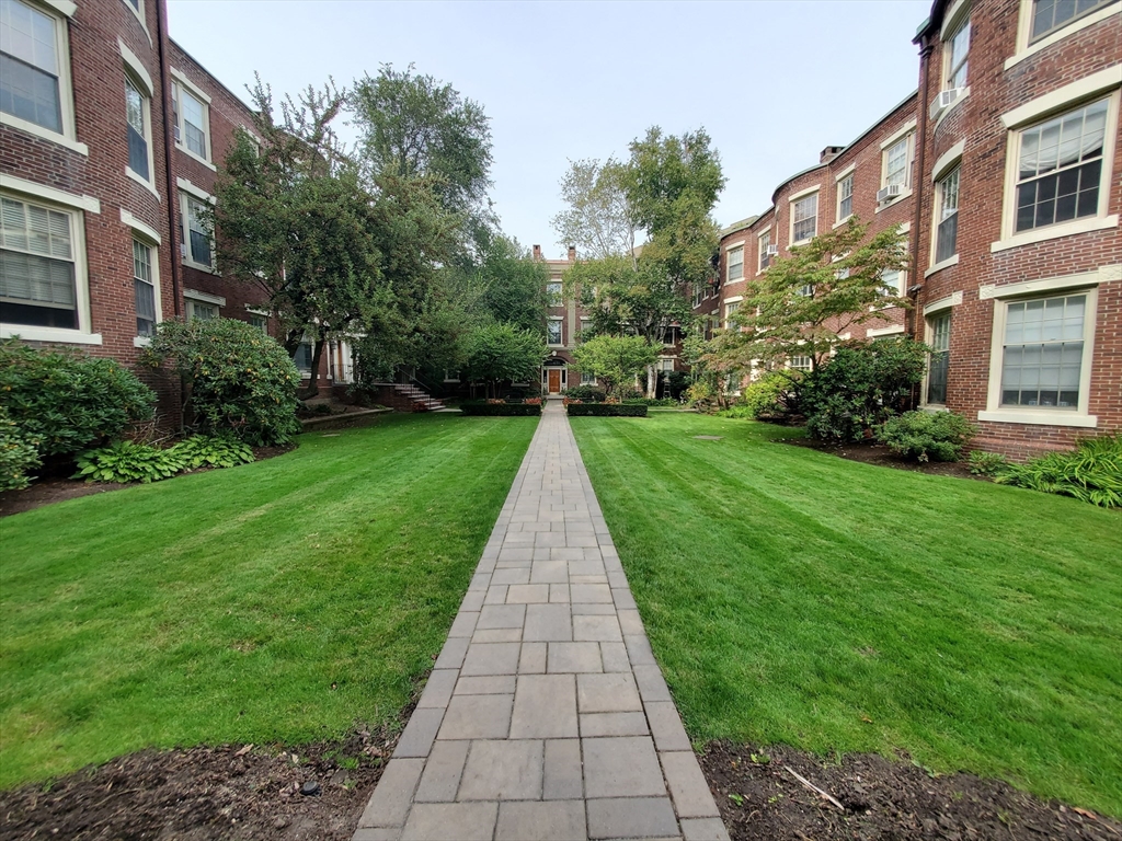 139 Beaconsfield Road, Unit 4 Brookline, MA 02445 - Photo 2 of 24 Gallery Image 2