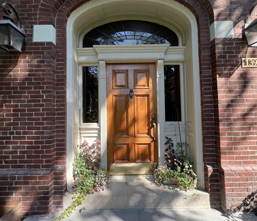 139 Beaconsfield Road, Unit 4 Brookline, MA 02445 - Photo 4 of 24 Gallery Image 4