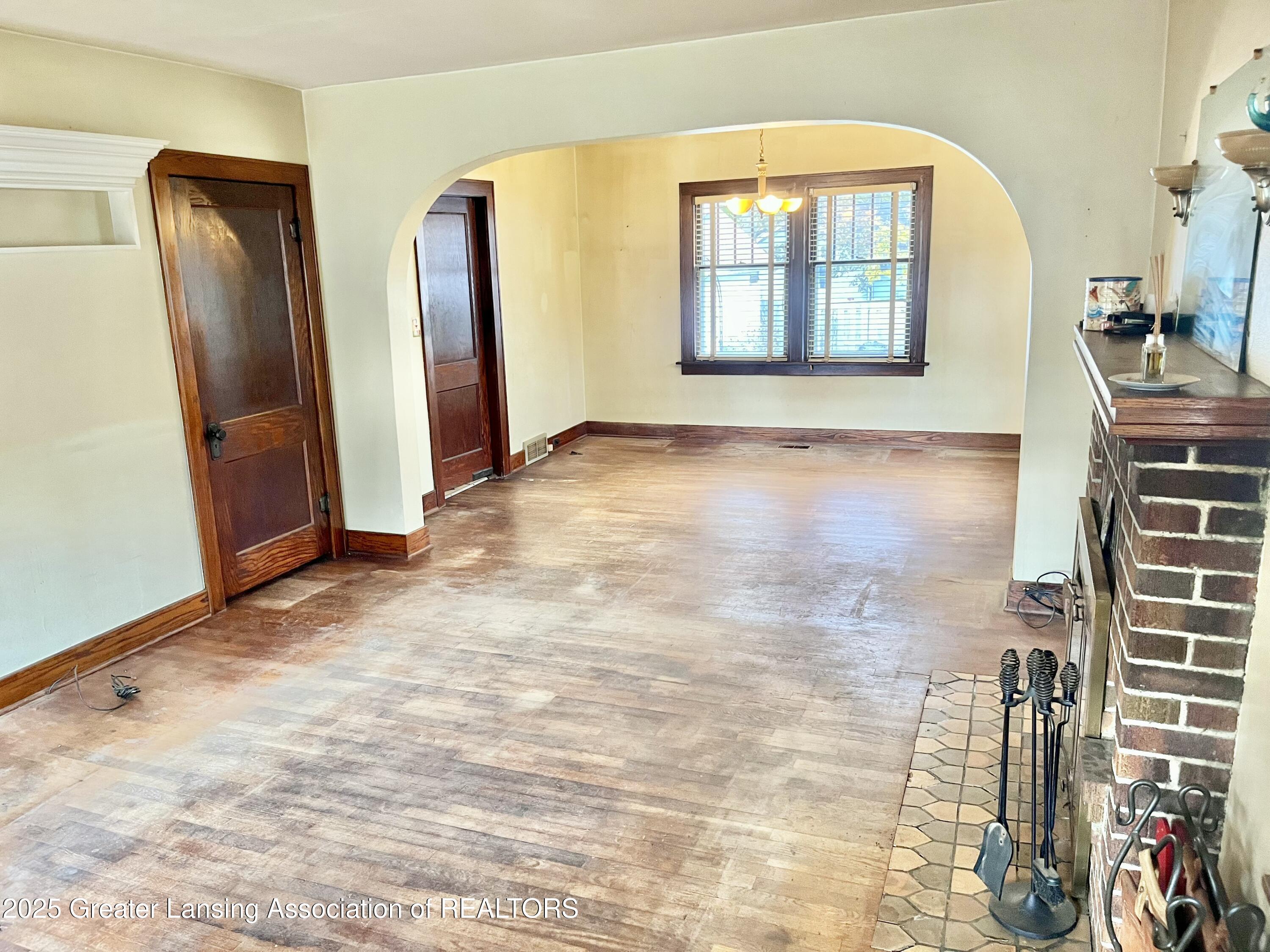 713 East Cavanaugh Road Lansing, MI 48910 - Photo 8 of 27 IMG_1344