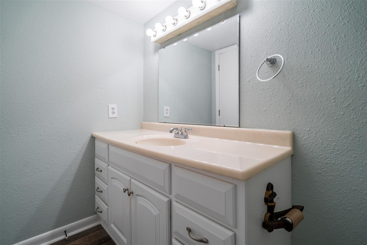 528 Pine Ridge Place Raleigh, NC 27609 - Photo 21 of 25 Photo 21