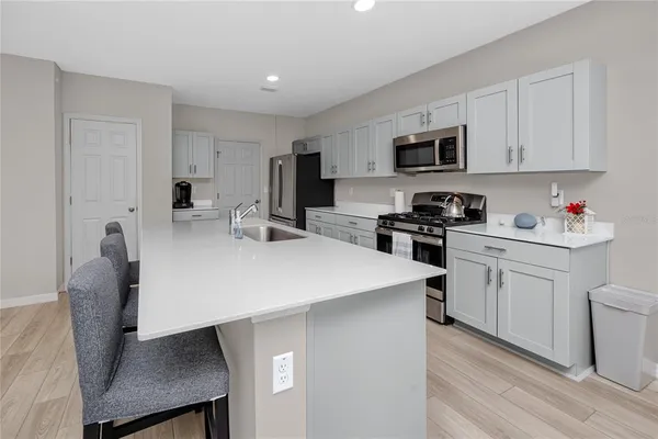 $2,900 | 5556 Summer Sunset Drive, Apollo Beach, FL 33572