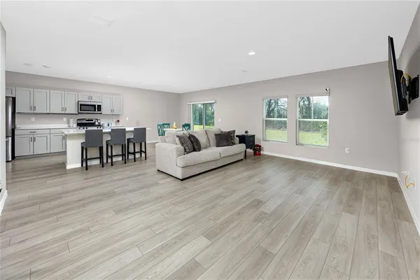 $2,900 | 5556 Summer Sunset Drive, Apollo Beach, FL 33572