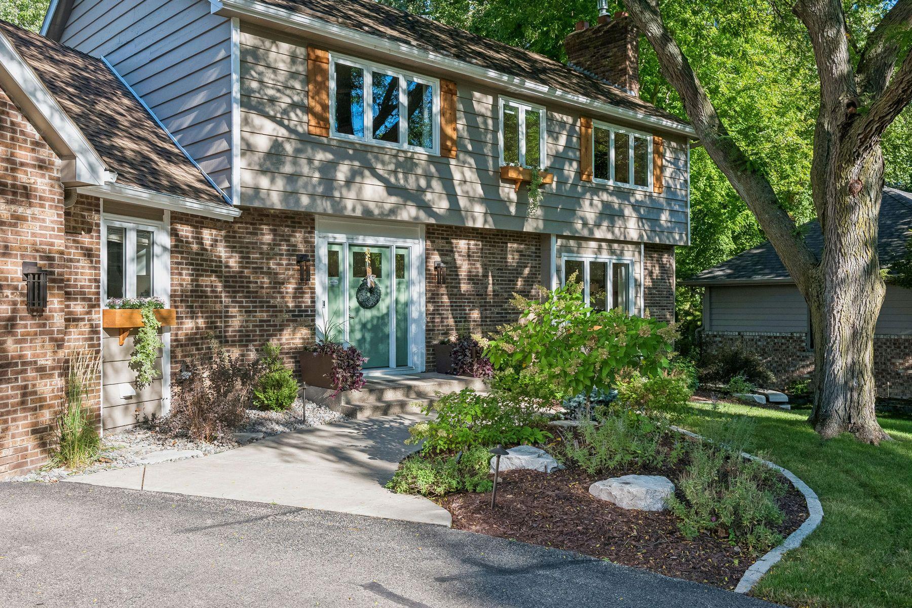 8722 Sandro Road Bloomington, MN 55438 - Photo 7 of 97 Gallery Image 7
