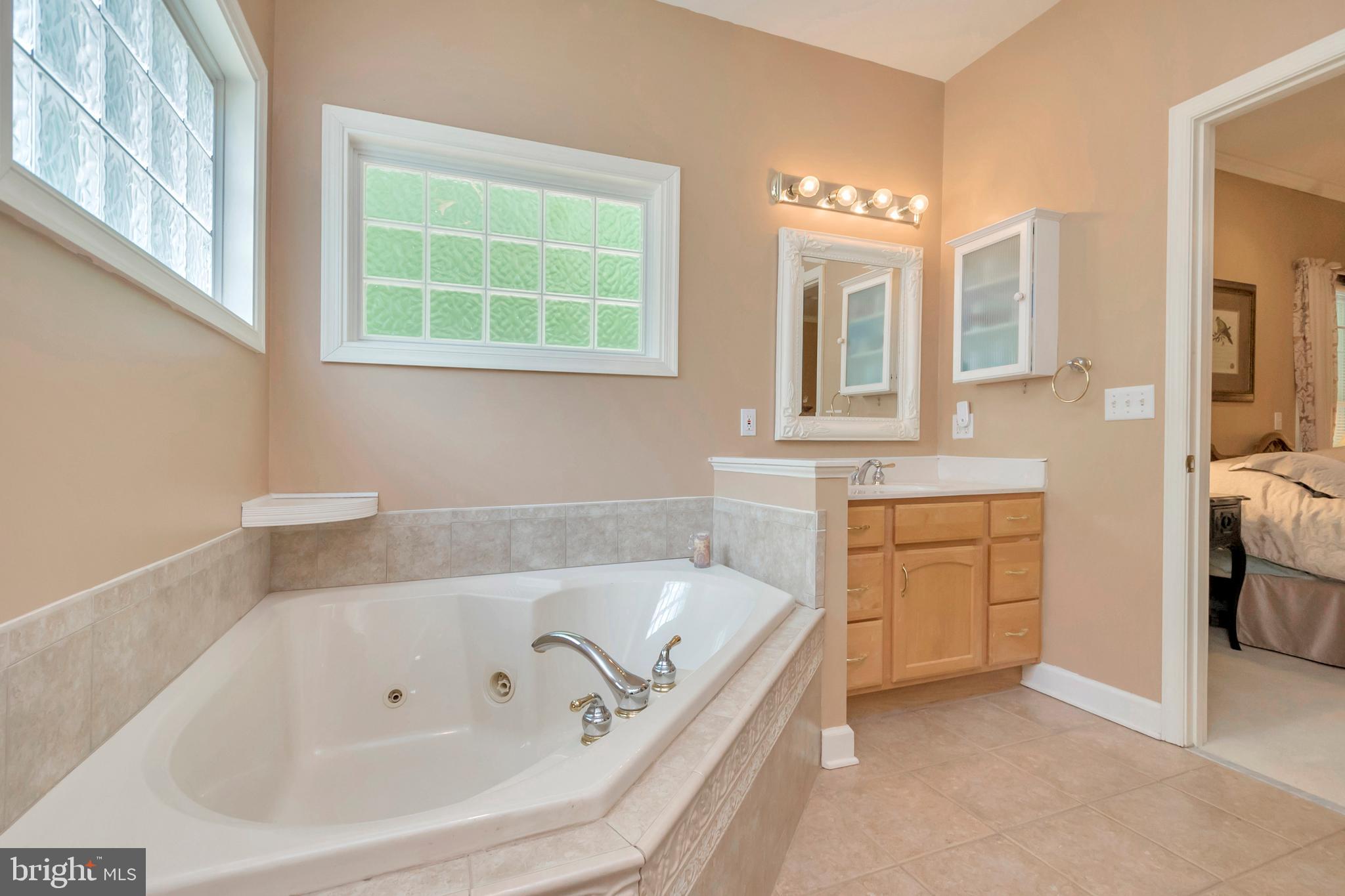116 Indian Hills Road Locust Grove, VA 22508 - Photo 20 of 32 Nice space with accent windows