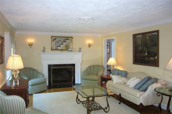 399 Cedar Brook Road Lynn, MA 01904 - Photo 3 of 29 Gallery Image 3