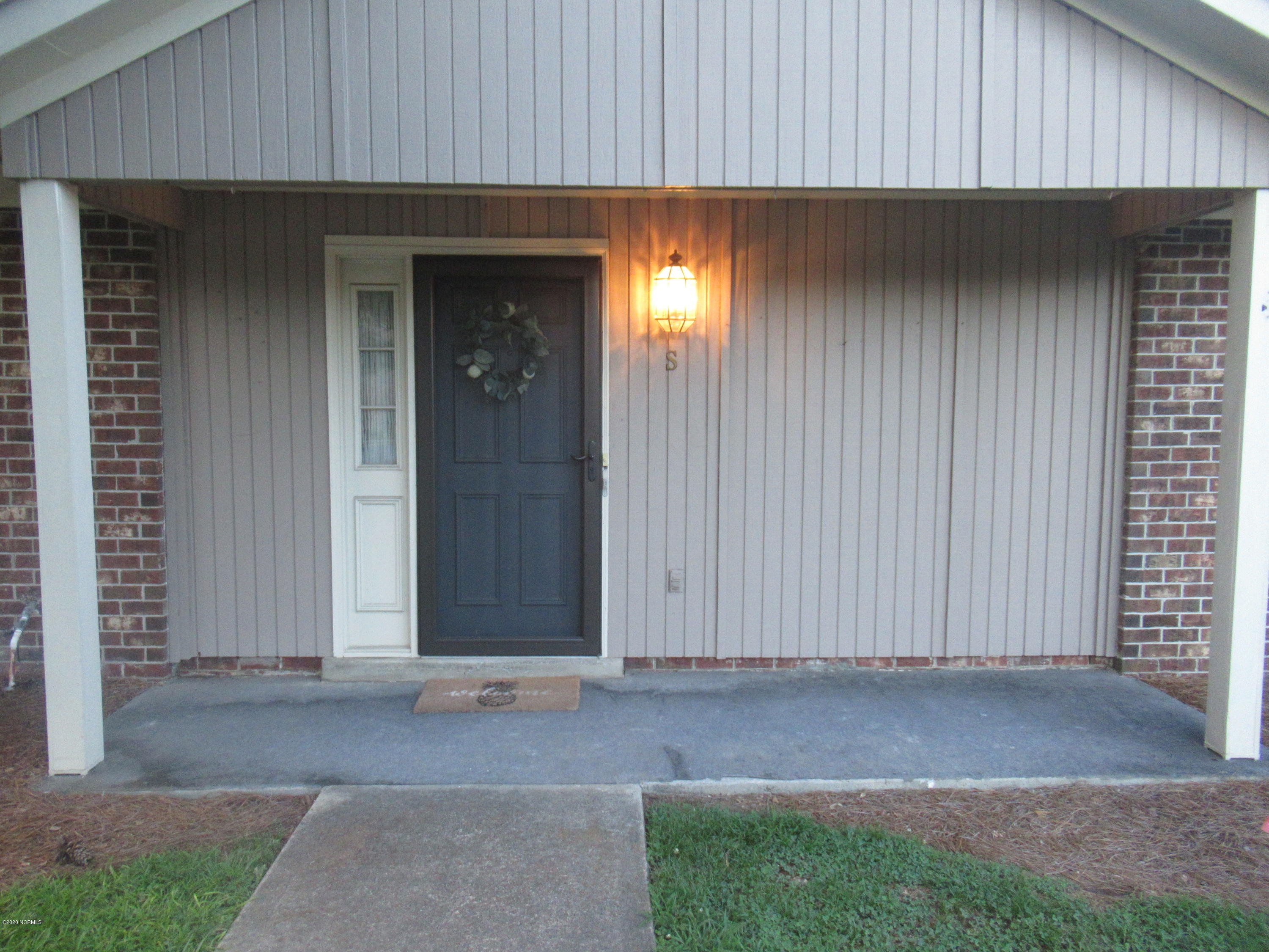 1855 Quail Ridge Road, Unit S Greenville, NC 27858 - Photo 3 of 50 Covered Porch