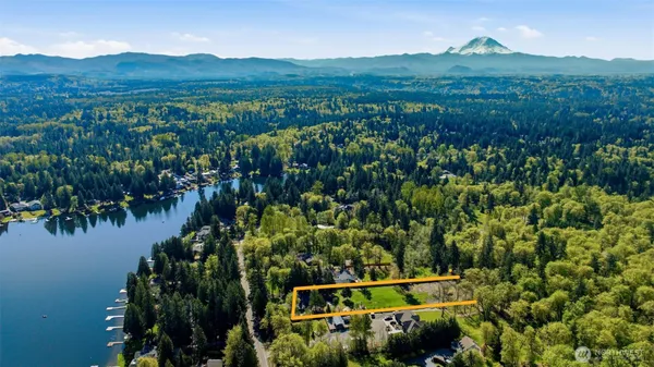 $479,995 | 31061 West Lake Morton Drive Southeast, Kent, WA 98042
