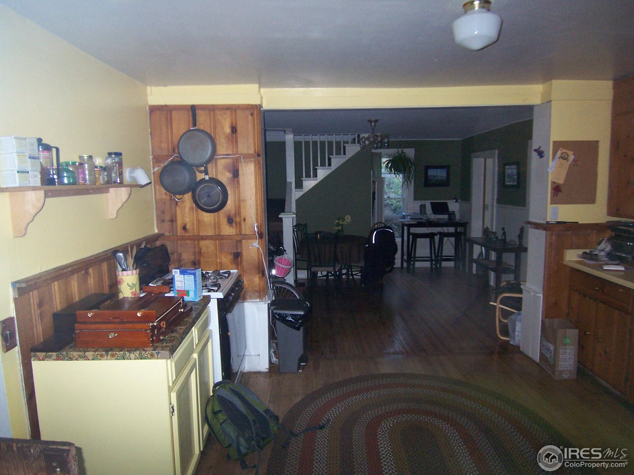223 Gold Run Road Boulder, CO 80302 - Photo 8 of 18 a kitchen with a table and chairs