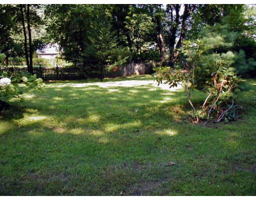 121 Riddell Street Greenfield, MA 01301 - Photo 3 of 6 Gallery Image 3