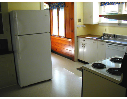 121 Riddell Street Greenfield, MA 01301 - Photo 5 of 6 Gallery Image 5