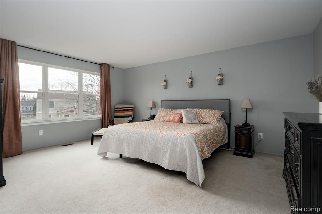 2011 Fairfield Drive Rochester Hills, MI 48306 - Photo 25 of 47