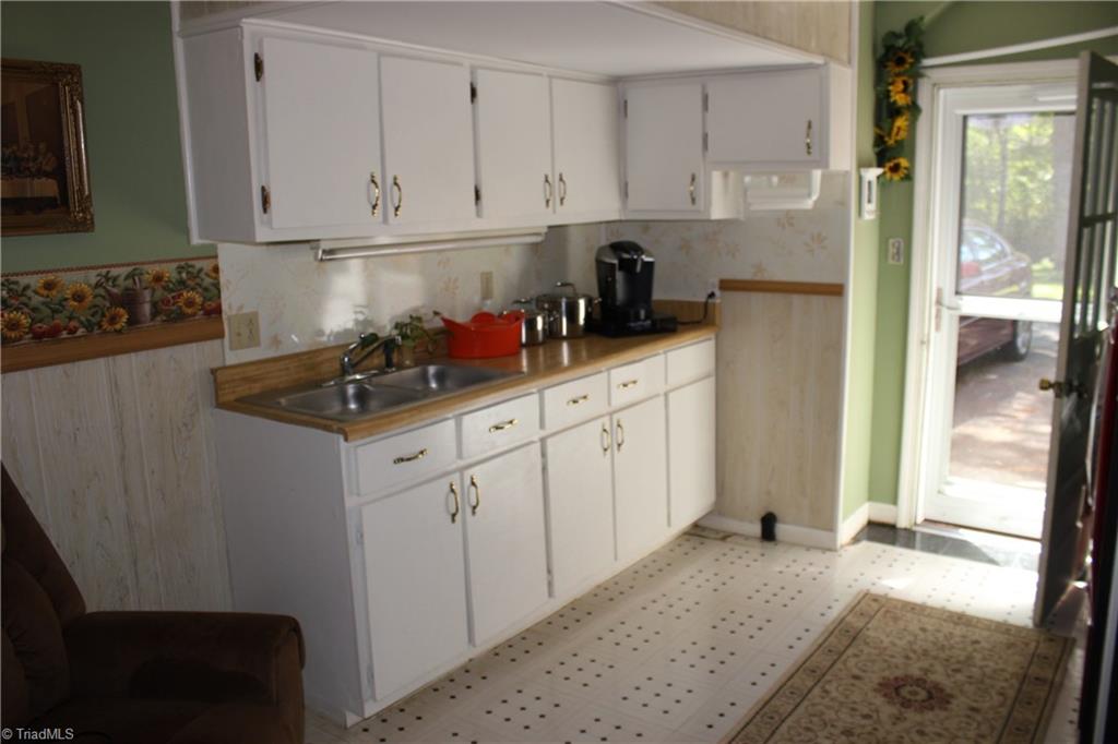 3510 Manoa Road Pfafftown, NC 27040 - Photo 18 of 20 Gallery Image 18