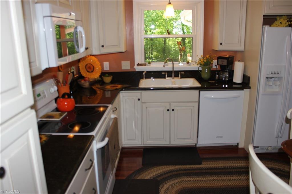 3510 Manoa Road Pfafftown, NC 27040 - Photo 6 of 20 Gallery Image 6
